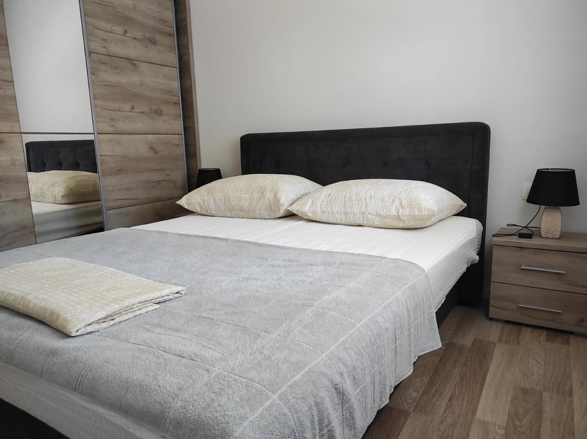 One Bedroom Apartment Gogo With Private Parking Неум Екстер'єр фото